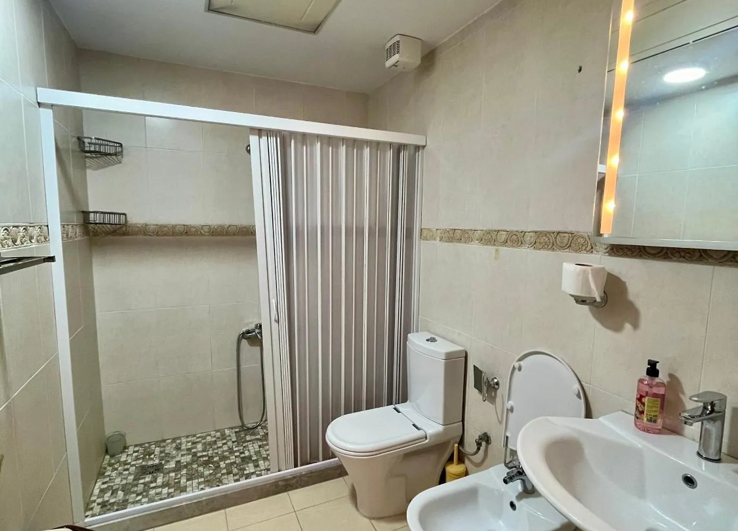 Center Apartment Easy Tirana