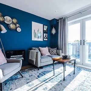 Stunning 2bedroom 2bathroom With Parking Space Apartment Sheffield